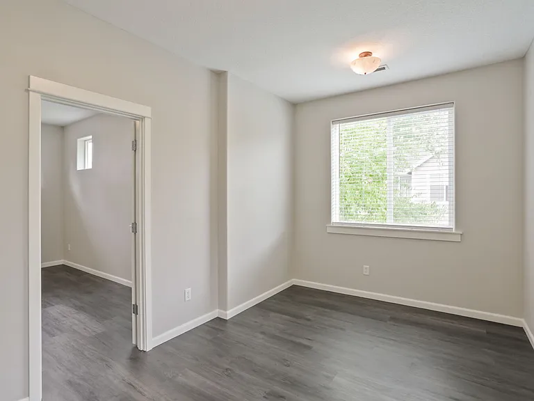 1958 NW Florence Ave #1958 — Photo 21