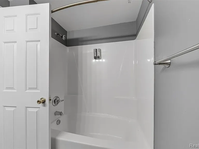 16515 Terrace Village Dr — Photo 42