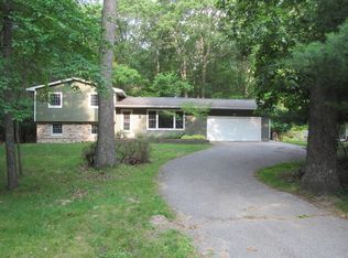 3805 Wickham Dr, Norton Shores, MI 49441