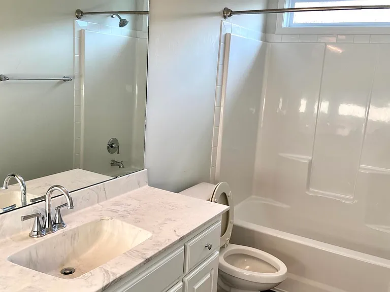 733 Seneca Ct — Photo 8