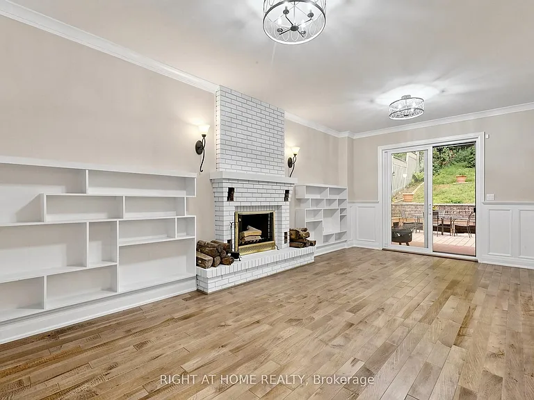 67 Bonnyview Dr — Photo 13