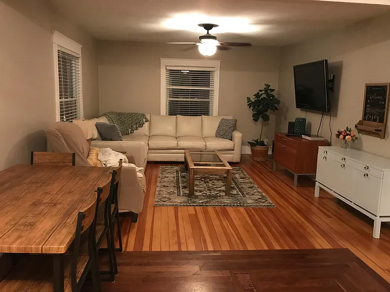 2608 Leclaire St #UPSTAIRS — Photo 14