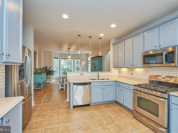 4th image of 1816 N Greenleese Dr
