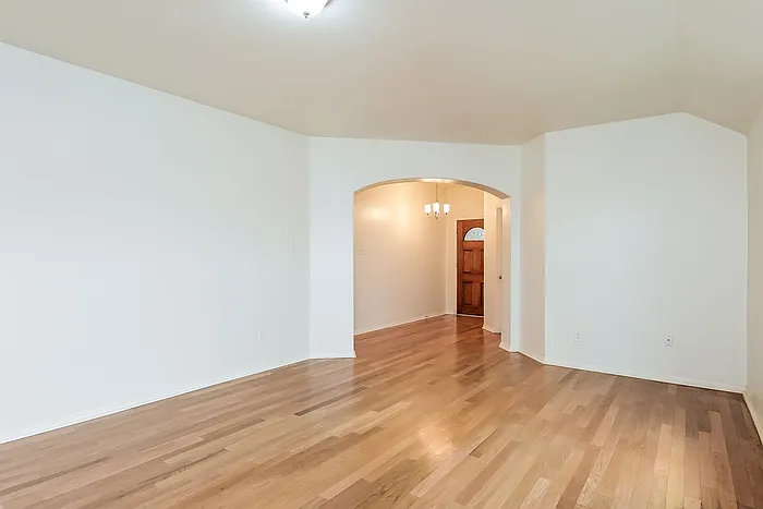 4 bed, 2.0 bath, 1792 sqft, $2,195 — Photo 2