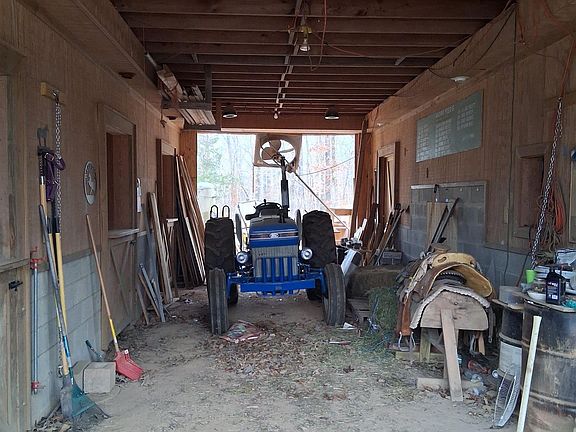 4th image of 435 Meadow Creek Rd