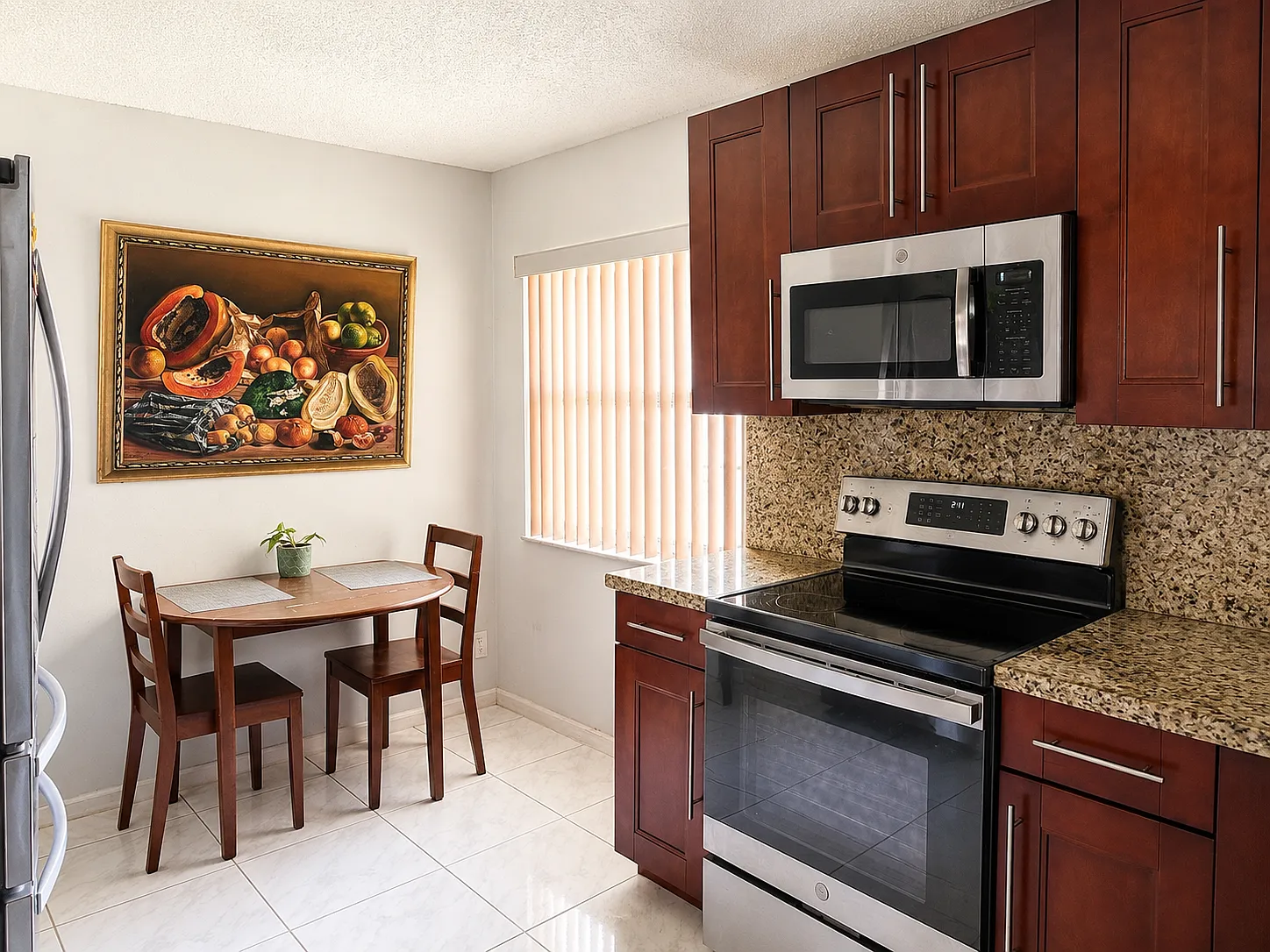 3 bed, 1398 sqft, $3,700 — Photo 2