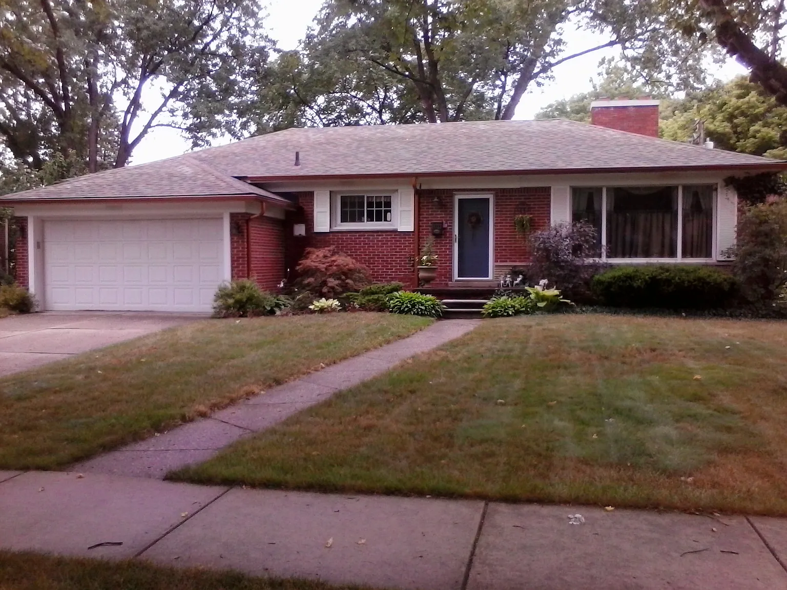 14323 Garfield photo 1