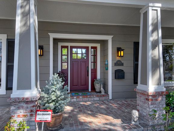 3rd image of 263 Iris St