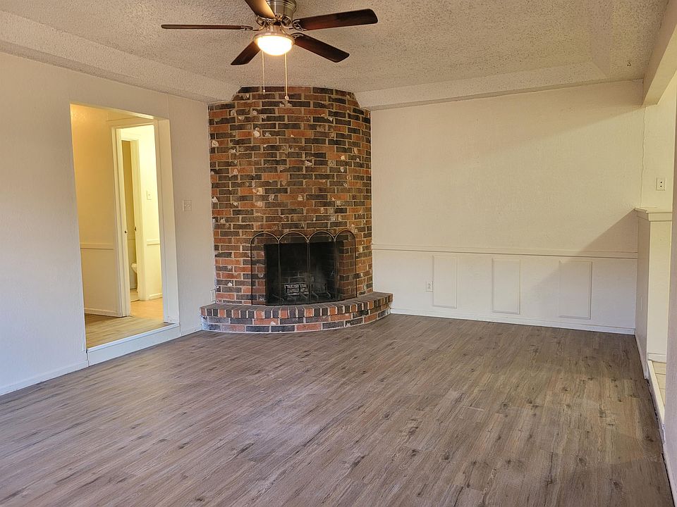 2nd image of 3705 53rd St APT A