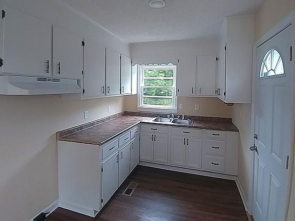 2nd image of 138 Circlewood