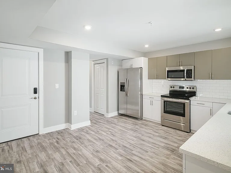 1443 N 8th St #3 — Photo 1