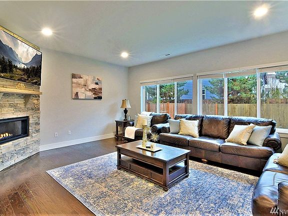 Spacious Living Room