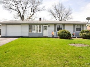 9525 Willow Ln, Mokena, IL 60448