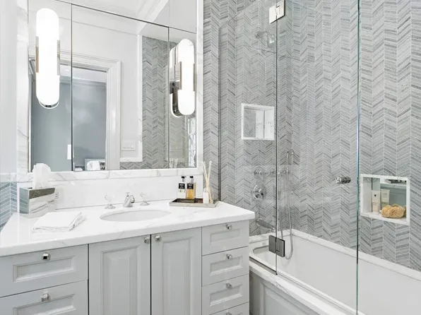 730 Park Avenue image 19 of 24