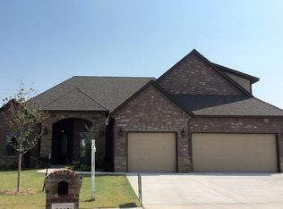 2009 35th St, Des Moines, IA 50310