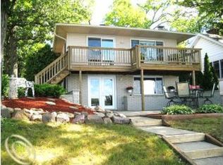 7017 Locklin, West Bloomfield, MI 48324