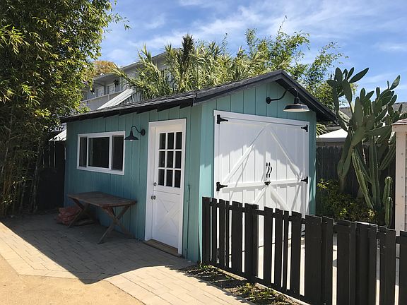 3rd image of 2319 E Ocean Ave