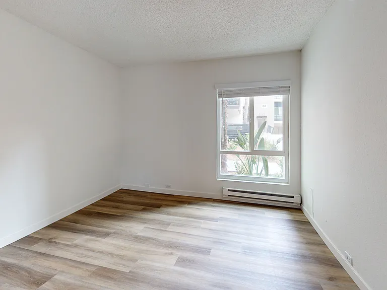 Eight 80 Newport Beach — Photo 224