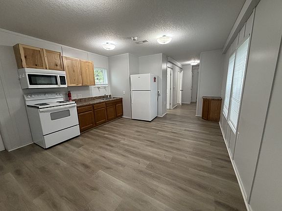 2nd image of 23 Cardinal Court North Fond