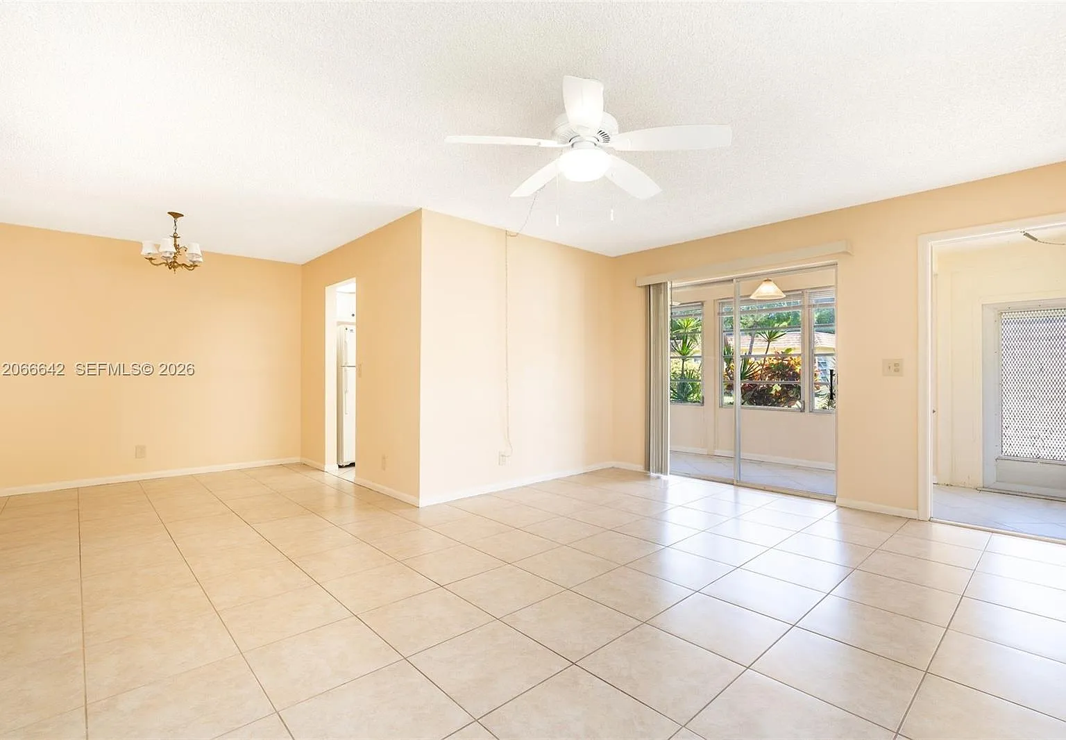 2 bed, 2.0 bath, 1200 sqft, $2,100 — Photo 2