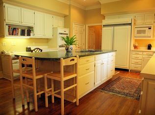 9425 Riveredge Dr, Cordova, TN 38018