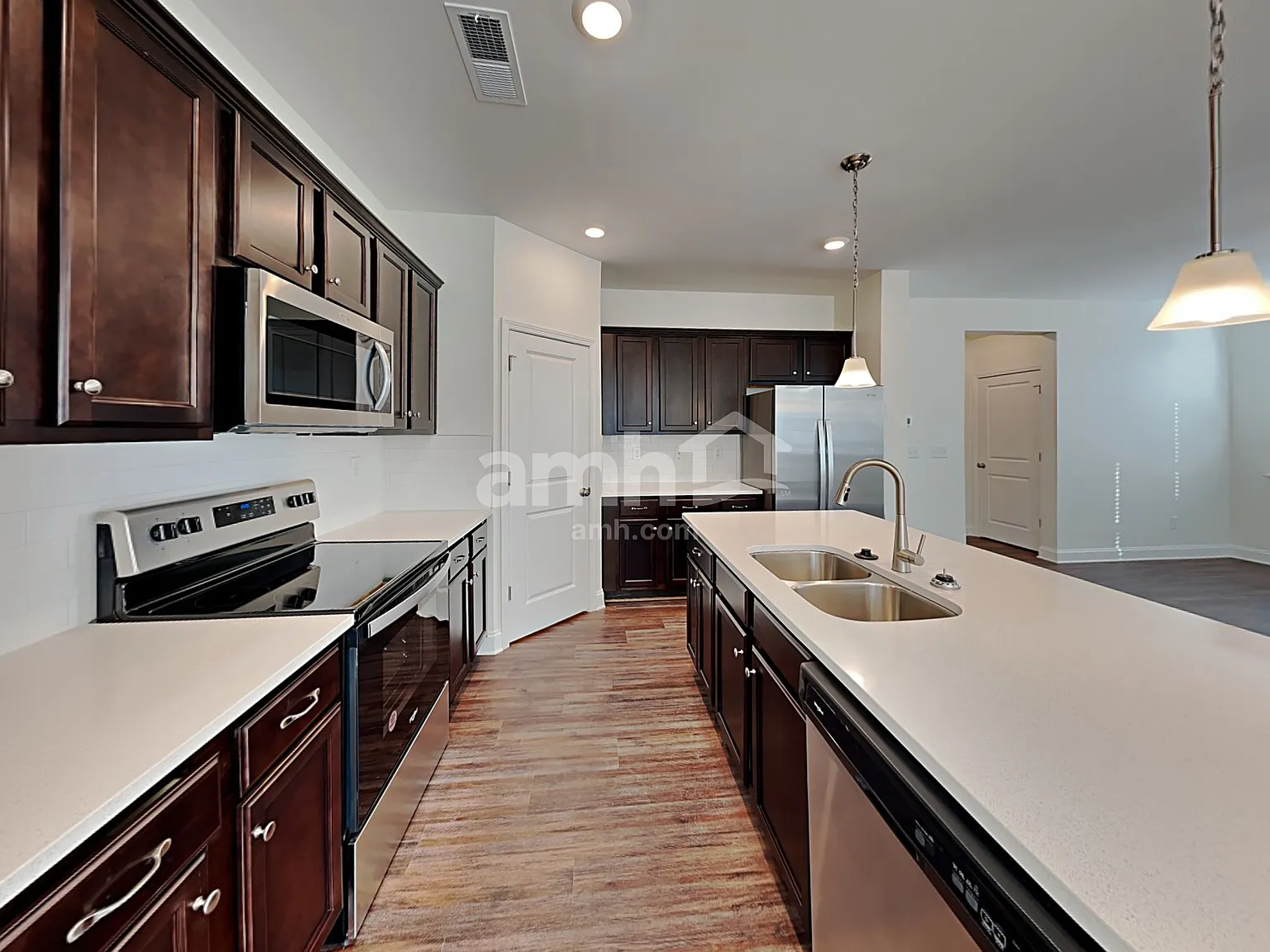 4 bed, 2.5 bath, 2183 sqft, $2,695 — Photo 3