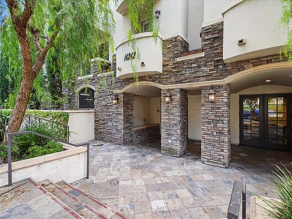 3rd image of 14242 Burbank Blvd APT 209