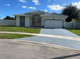 14410 SW 183rd Ter, Miami, FL 33177