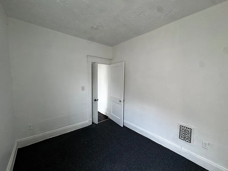880 Stevenson Rd Cleveland, Oh. 44110 — Photo 12
