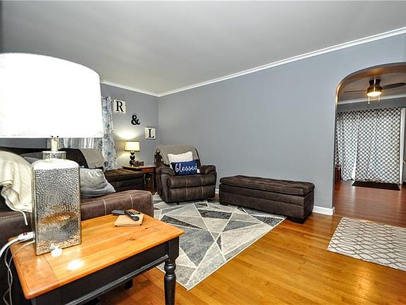 5th image of 111 Greenwood Ave