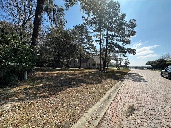 47 Sommer Lake Dr, Beaufort, SC 29902