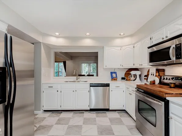 6923 Elise Ct, Indianapolis, IN 46220