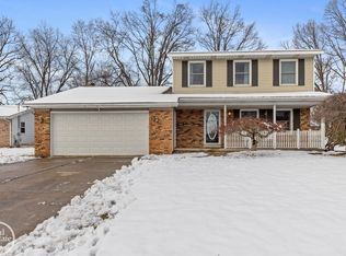 1735 Weymouth Dr SE, Grand Rapids, MI 49508