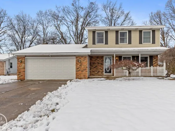 1735 Weymouth Dr SE, Grand Rapids, MI 49508