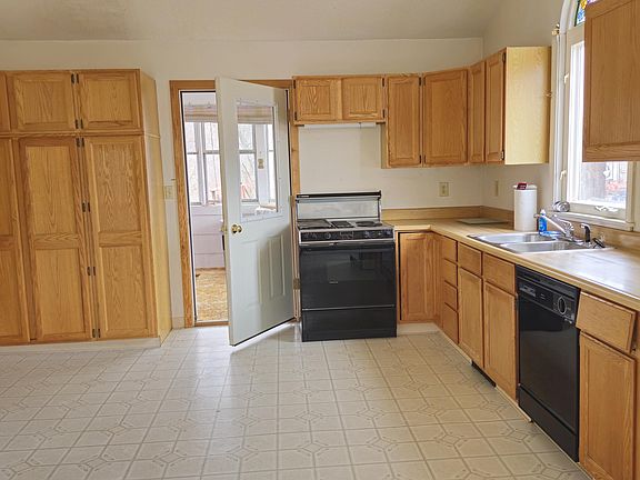 3rd image of 499 Aroostook Avenue