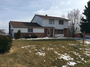 S75W20131 Ridge Rd, Muskego, WI 53150