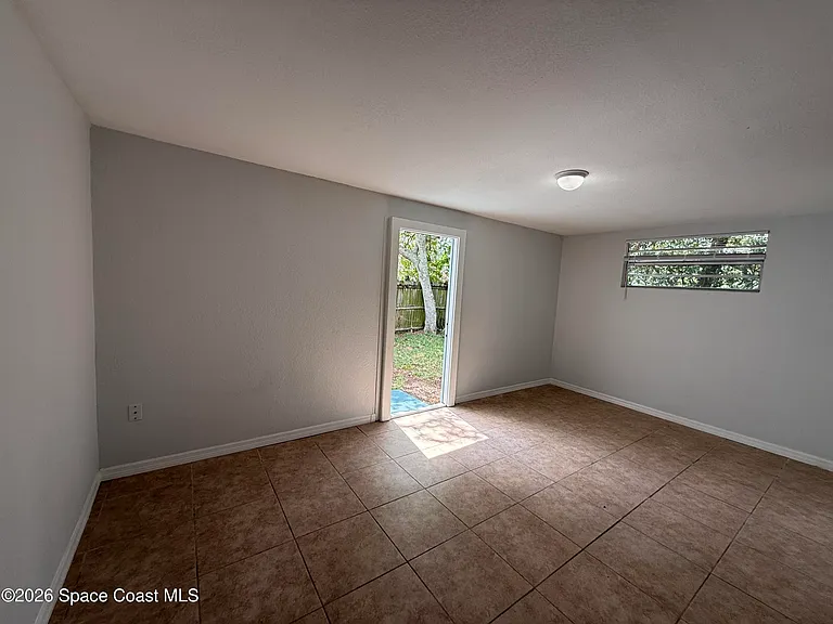420 N Fiske Blvd — Photo 8