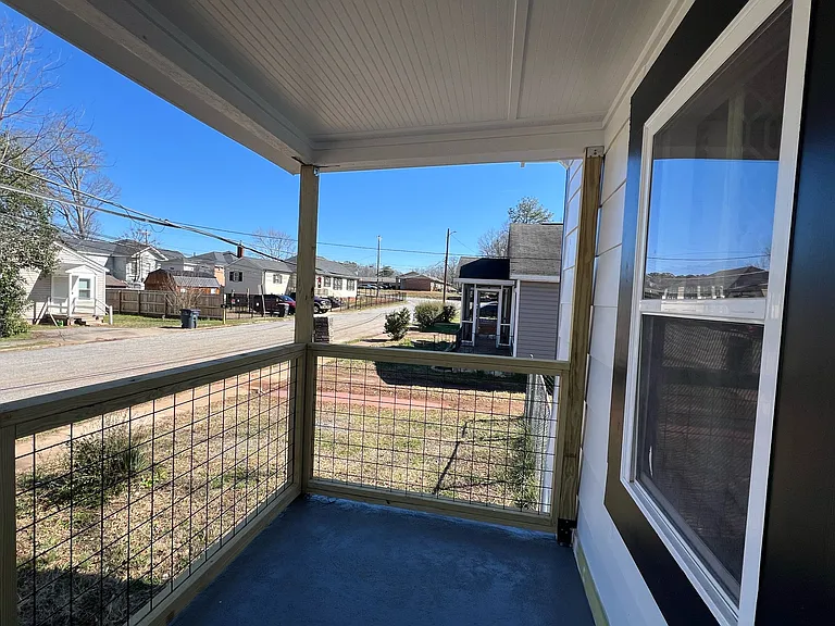 818 Salem St — Photo 3