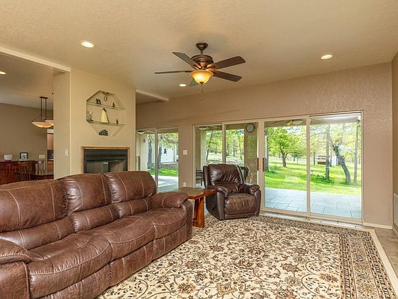 5th image of 124 River Rock Ct