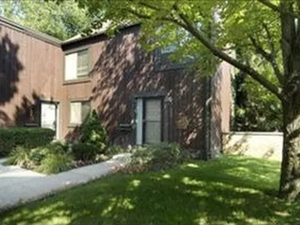 237 Durness Ct, Kalamazoo, MI 49006