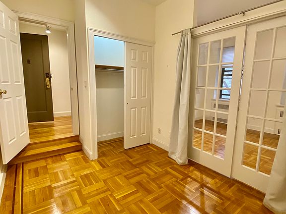 3rd image of 56 W 65th St APT 6J