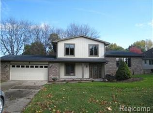 1102 Dyemeadow Ln, Flint, MI 48532