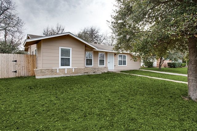 1st image of 2914 Shady Springs Dr