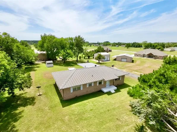 33109 45th St, Shawnee, OK 74804