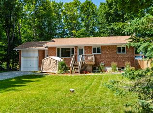 16 Mundy Ave, Tiny, ON L9M 0B5