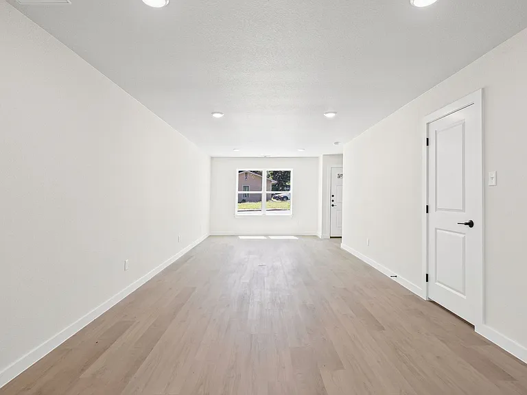 1407 S 5th St — Photo 10