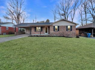1121 Eastview Dr, Humboldt, TN 38343
