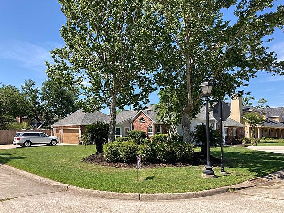 3rd image of 7 Gleneagles Dr