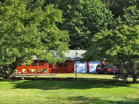 4th image of 369 Ferdon Ave