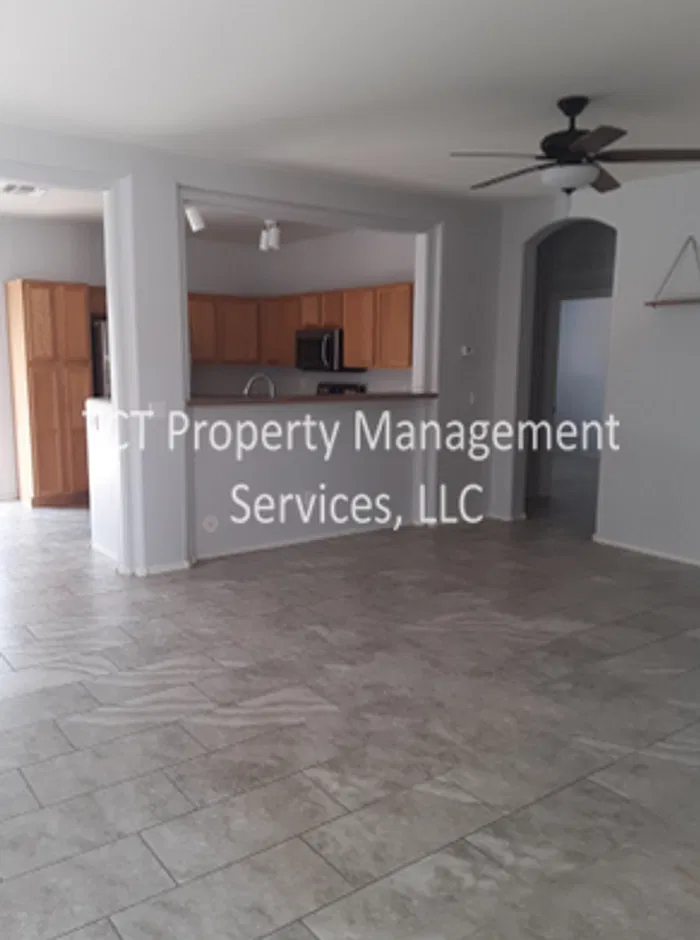 3 bed, 2.0 bath, 1260 sqft, $1,895 — Photo 2